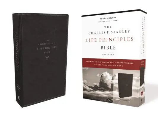 Nkjv, Charles F. Stanley Bibbia dei principi di vita, 2a edizione, copertina rigida, nero, stampa comfort: Crescere nella conoscenza e nella comprensione di Dio attraverso la sua parola. - Nkjv, Charles F. Stanley Life Principles Bible, 2nd Edition, Leathersoft, Black, Comfort Print: Growing in Knowledge and Understanding of God Through