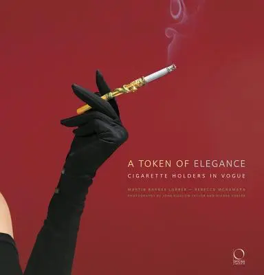 Un segno di eleganza: I portasigarette in voga - A Token of Elegance: Cigarette Holders in Vogue
