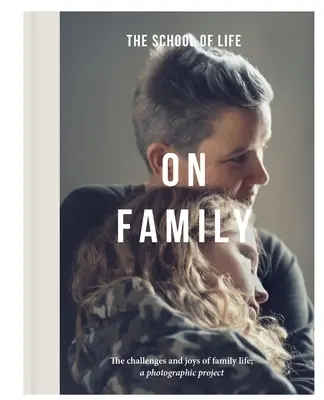 Sulla famiglia: Le sfide e le gioie della vita familiare: Un progetto fotografico - On Family: The Challenges and Joys of Family Life: A Photographic Project